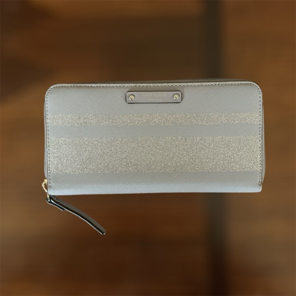 Kate Spade New York long wallet